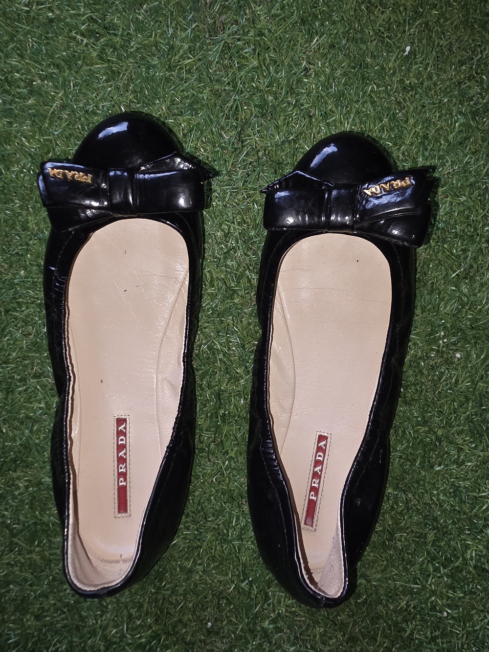 Prada Black Patent Leather Bow Flats with Gold Logo - Picture 2 of 6